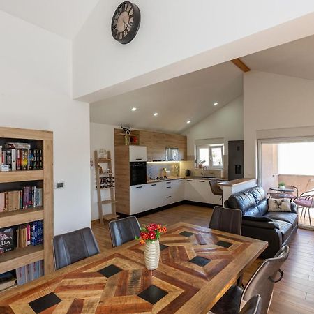D&D Apartmani Biograd Na Moru Esterno foto