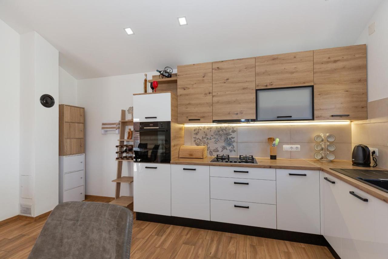 D&D Apartmani Biograd Na Moru Esterno foto