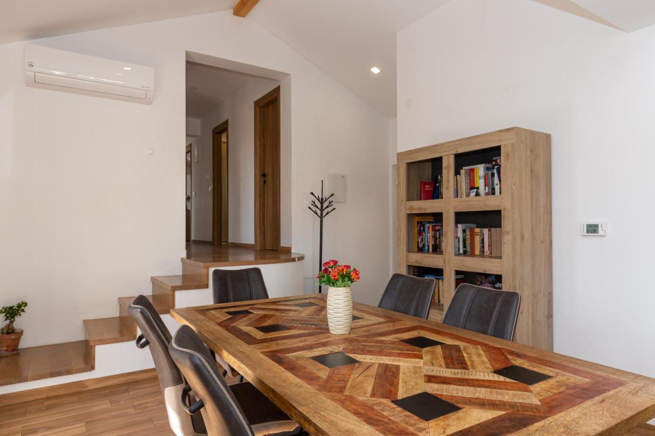 D&D Apartmani Biograd Na Moru Esterno foto