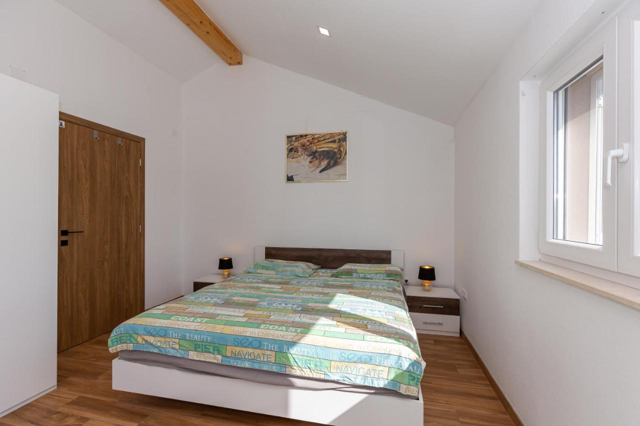 D&D Apartmani Biograd Na Moru Esterno foto