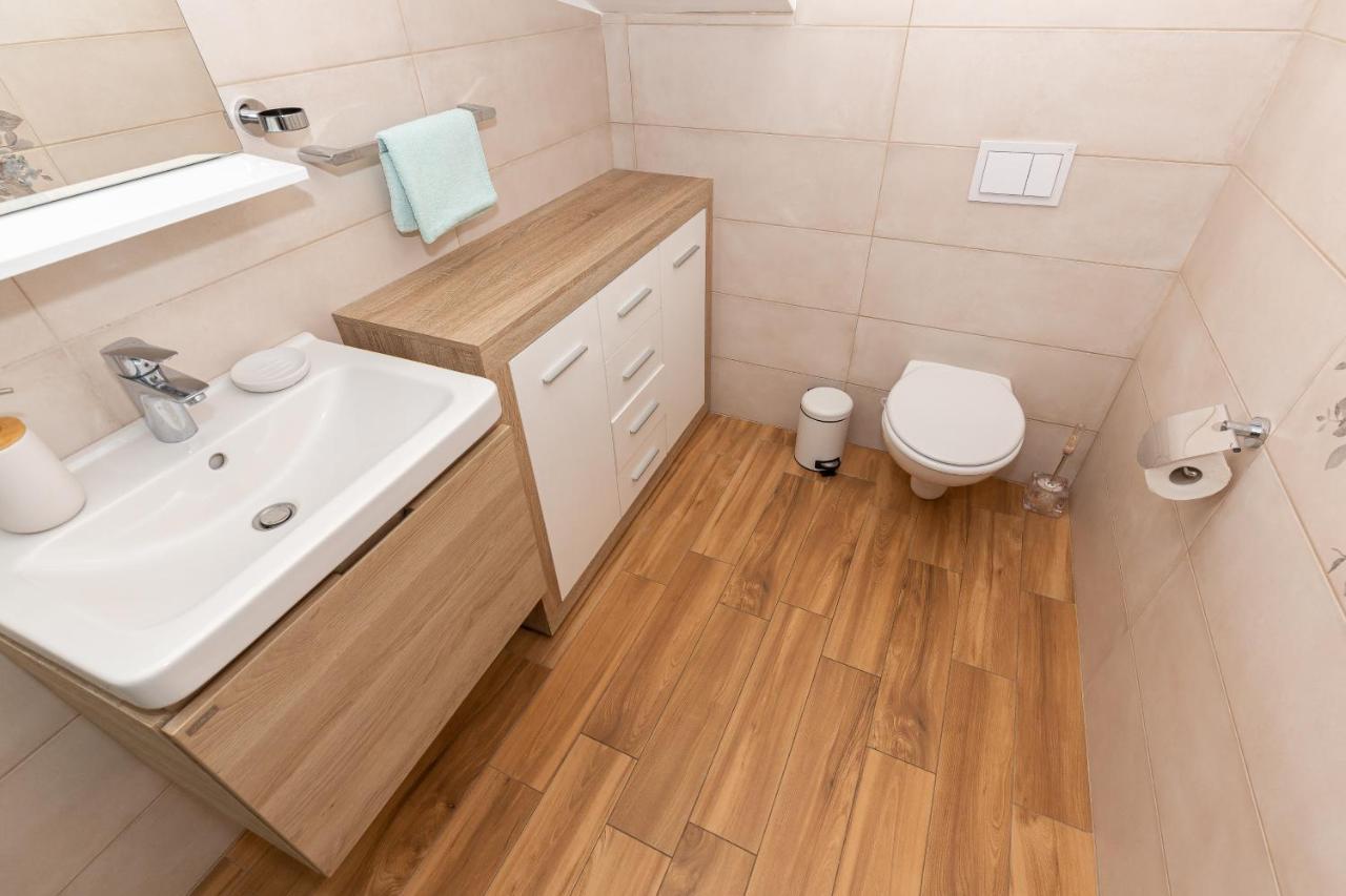 D&D Apartmani Biograd Na Moru Esterno foto