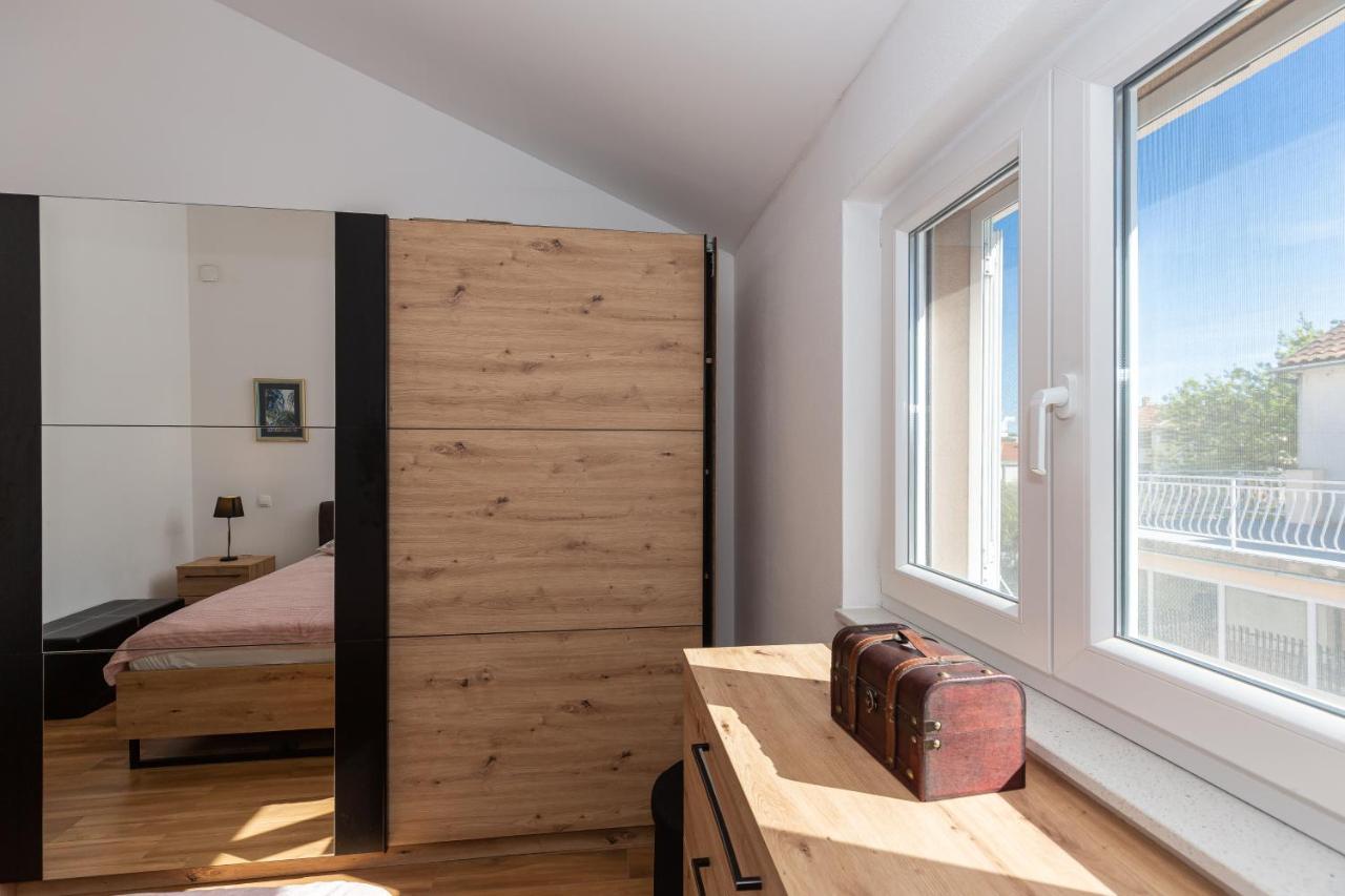 D&D Apartmani Biograd Na Moru Esterno foto